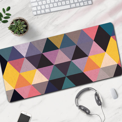 MousePad mare, VisionHub®, Margini cusute, Suprafata moale, Baza Anti-Alunecare Cauciucata, Impermeabil pentru protectie birou, 800x300x4mm, Multicolor
